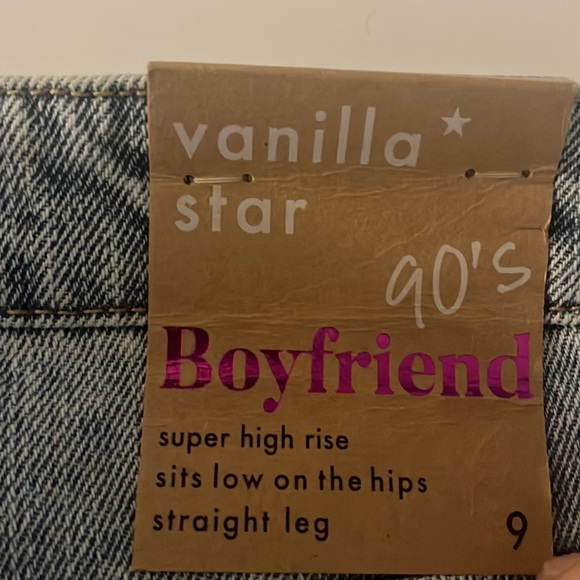 90’s Boyfriend Super High Rise Jeans - Picture 2 of 4